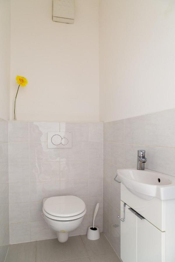 Great Tourist And Business Apartment Near Center Bratislava Buitenkant foto