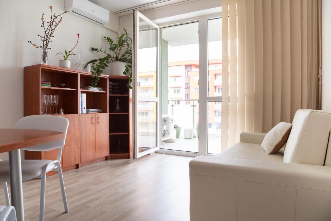 Great Tourist And Business Apartment Near Center Bratislava Buitenkant foto